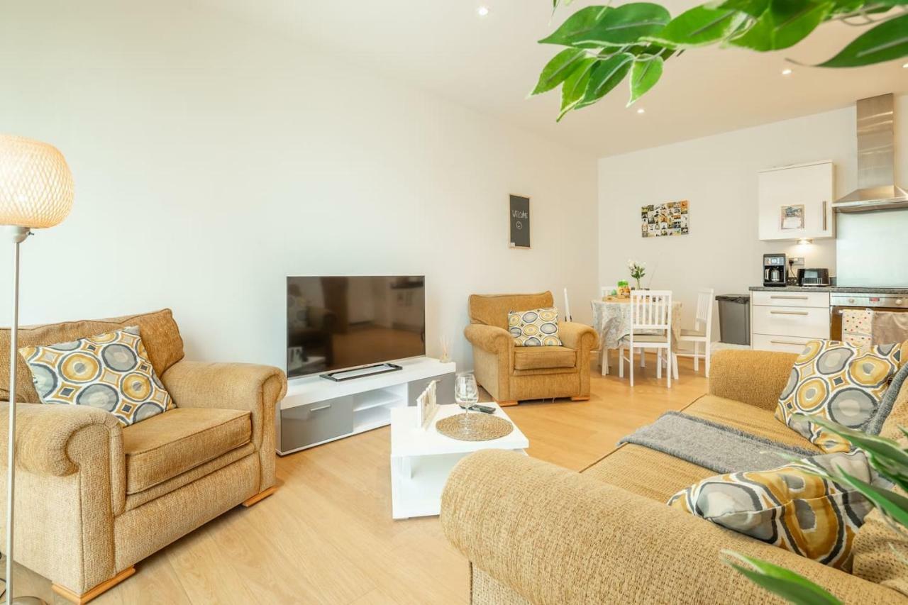 Central Bedford: Two Bedrooms, Breakfast Basket Luaran gambar