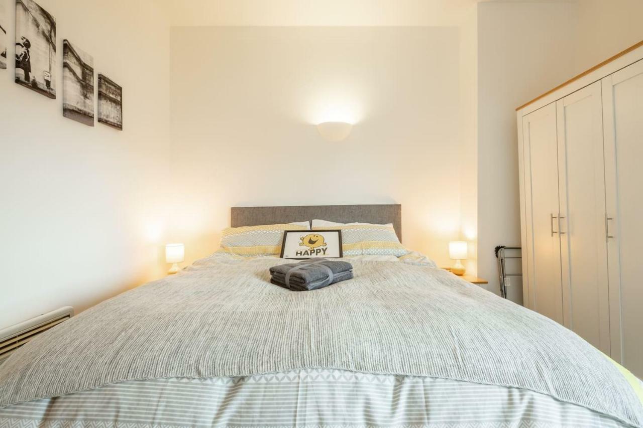Central Bedford: Two Bedrooms, Breakfast Basket Luaran gambar